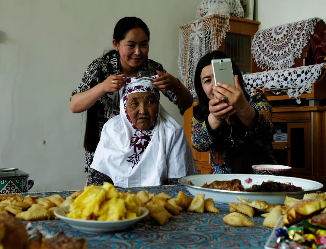 走向我们的小康生活9张海报,幸福新时代主题摄影作品