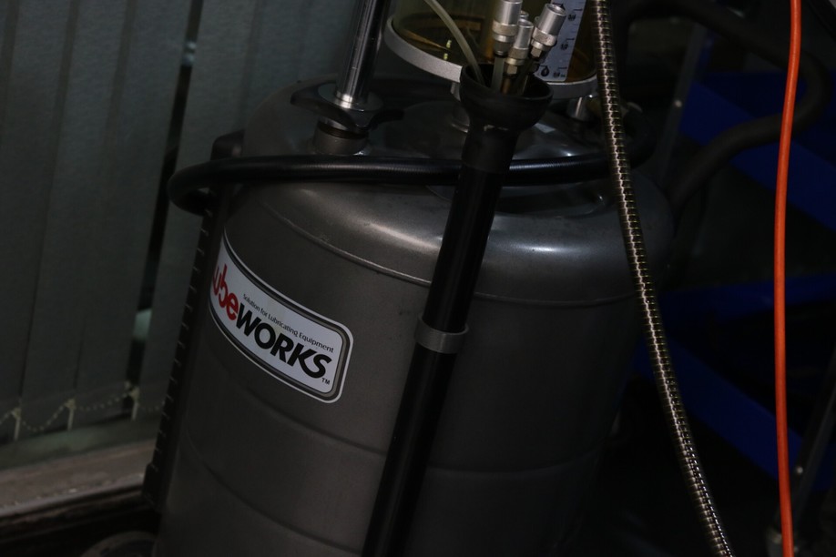 怪兽修车:修复一辆09款中东版丰田霸道,最终旧车变新车