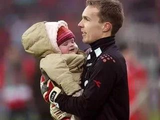 天下足球催泪文案足球解说员,天下足球c罗催泪文案