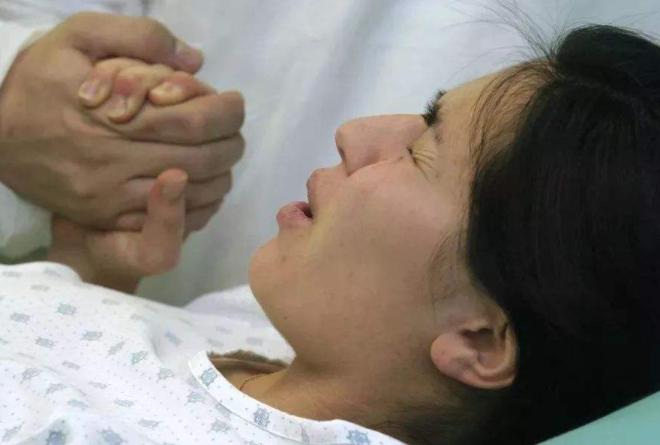 双胎孕妈想顺产遭婆家反对,孕妇怀双胞胎要生自己在家怎么办