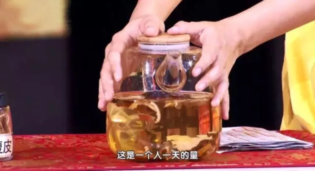 减肥瘦肚子敲肚脐两侧管用吗,肚子上的赘肉用手捏能减肥吗