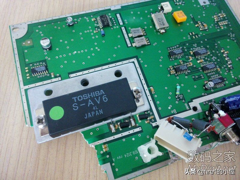 废品回收站淘有用的东西,废品站里淘电子垃圾