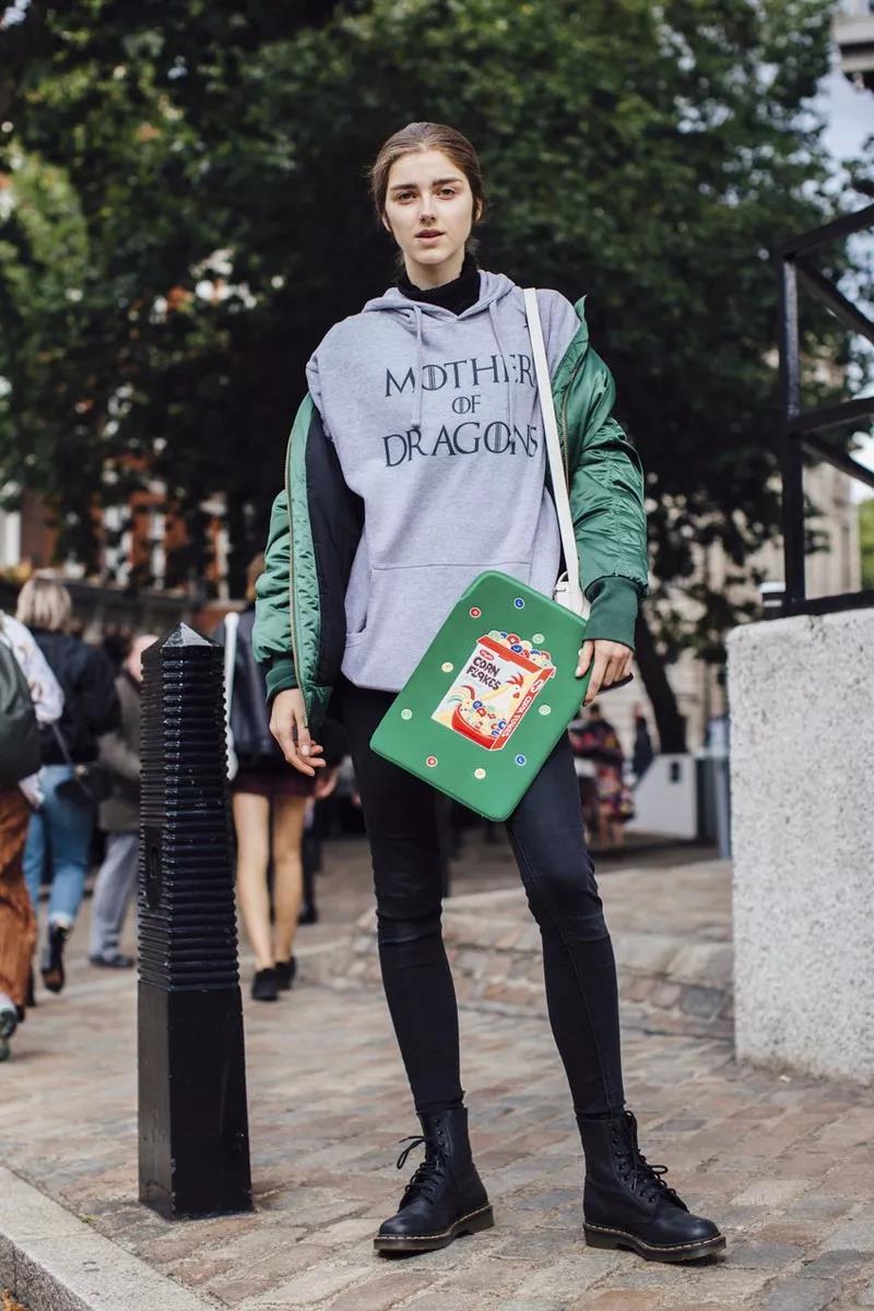 今年流行什么鞋子马丁靴,马丁靴和鸳鸯靴