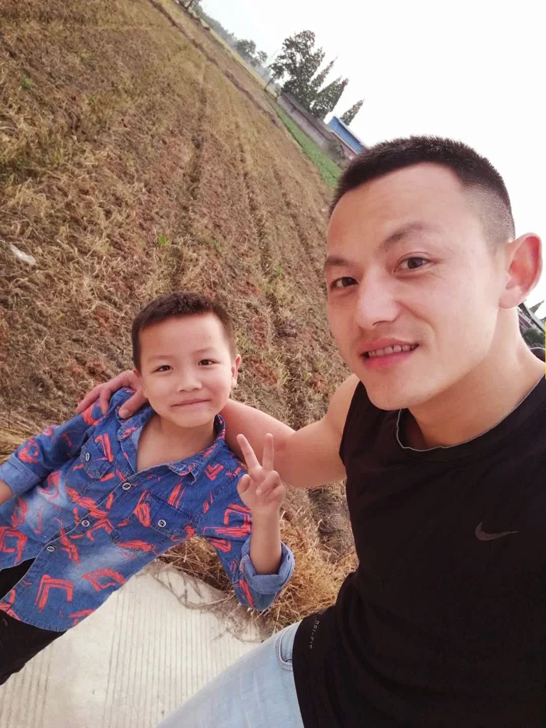 致敬逆行英雄|德阳最帅男团队长陈伟，肩负生命不能承受之重