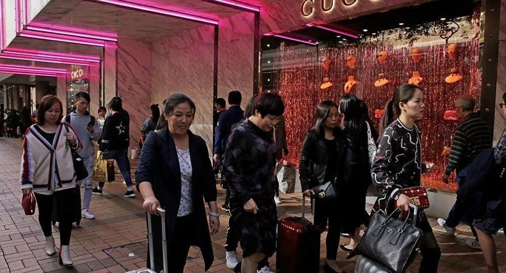 化妆品经济增速40%，卖电子产品不如卖化妆品？