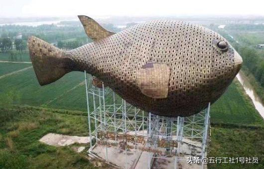 盘点那些建在奇葩地方的建筑,中国奇葩建筑大盘点