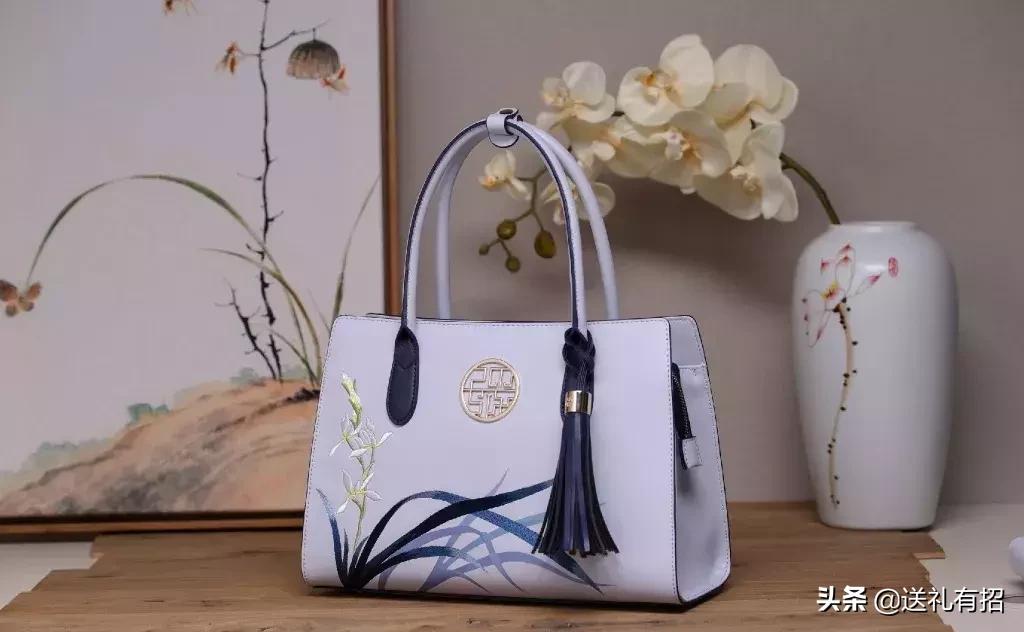 母亲节送给妈妈的礼物简单又漂亮,母亲节用钱买的礼物