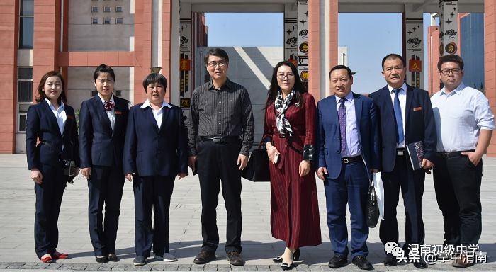 向国际化再迈一步,加中商务考察团来渭南初级中学参观考察