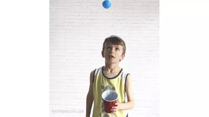 宅在家里跟宝宝玩亲子游戏,宅家里可以玩的亲子游戏