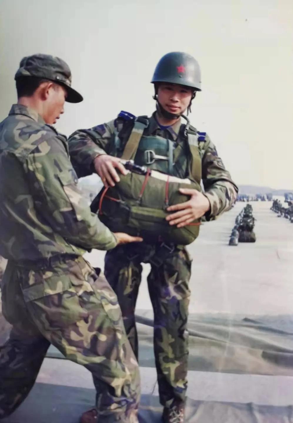 军营到警营初心未变,从军营到警营不变的赤胆忠诚