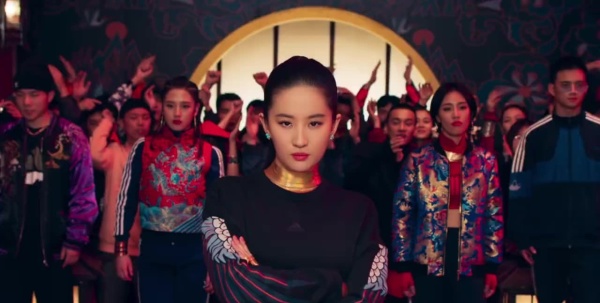 彭于晏易烊千玺刘亦菲原视频,刘亦菲易烊千玺阿迪达斯广告