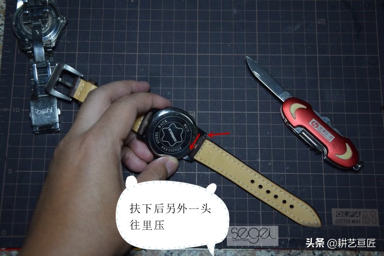 怎样自己更换皮表带,表带更换怎么操作