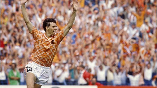 荷兰三剑客时期11号球员,荷兰三剑客左边锋