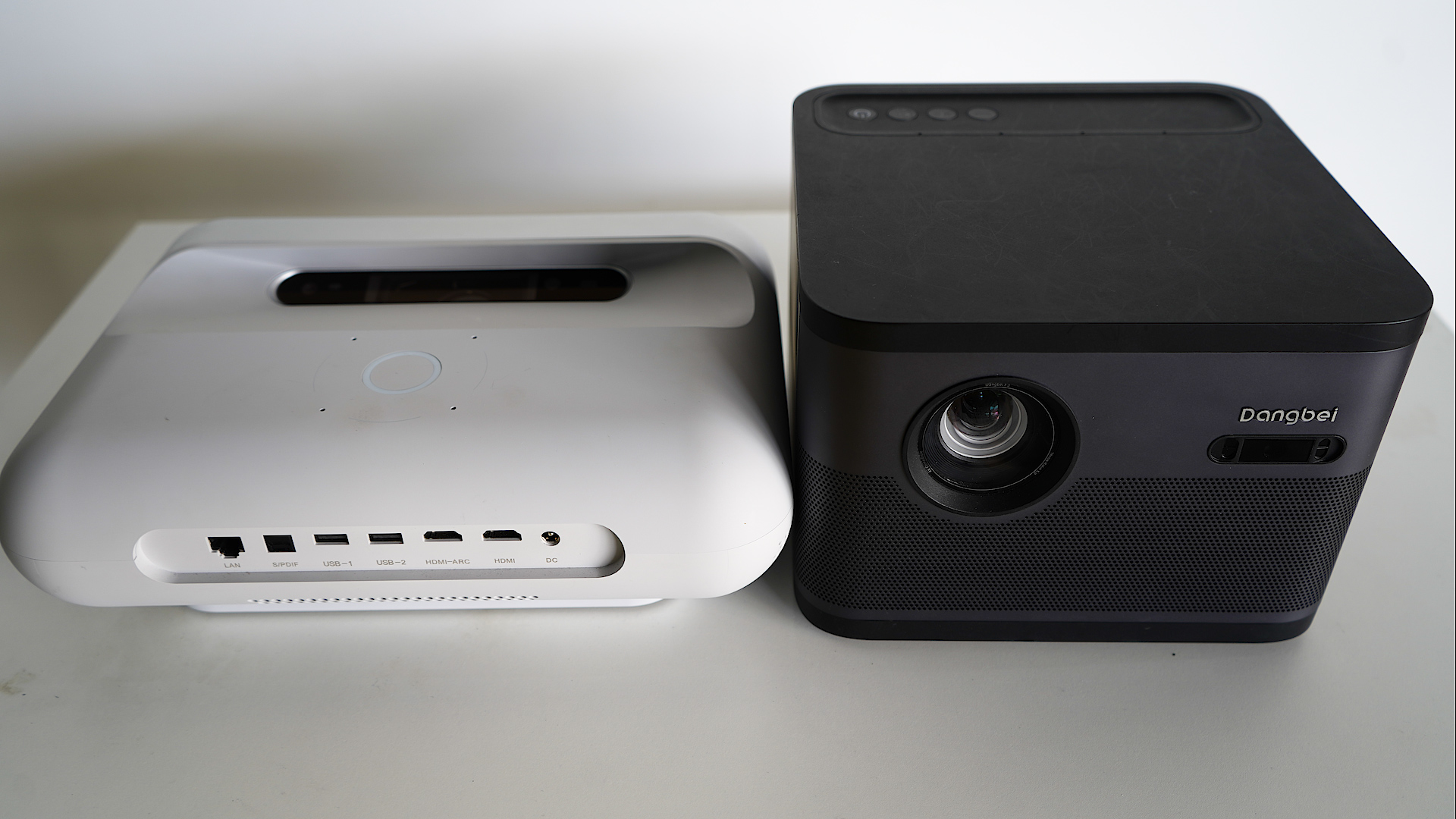 坚果智慧墙o1的幕布怎么选,坚果智慧墙o1价格