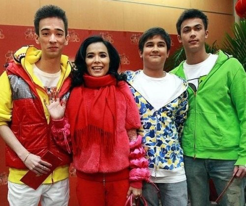 一首爱的奉献女版,一首爱的奉献原唱