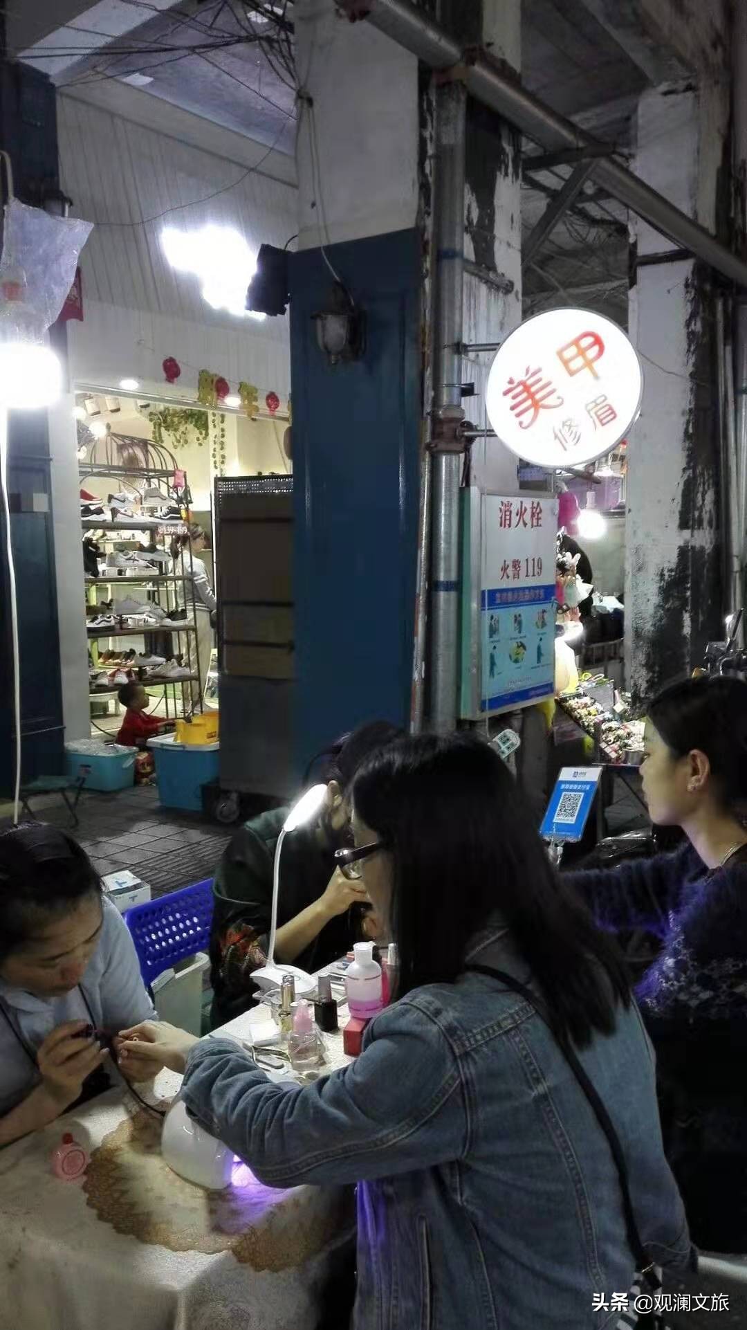 南宁商业街地摊,南宁地摊最大的街道