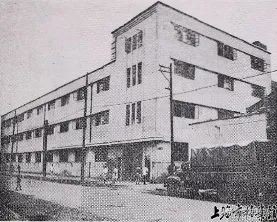 这双红白色国民球鞋，是否也曾伴你走过青春岁月？