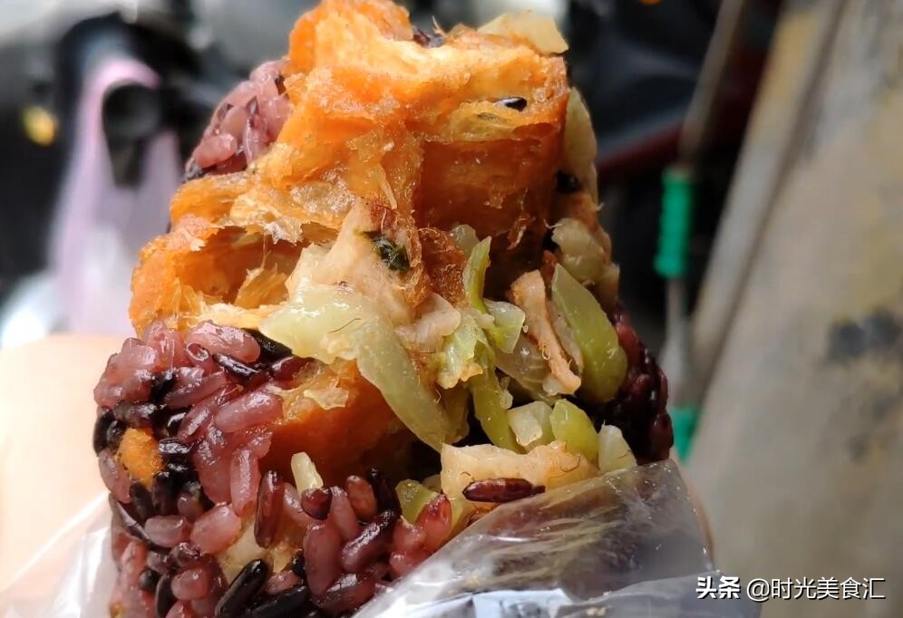 七旬老太太做包子,上海最老的粢饭团