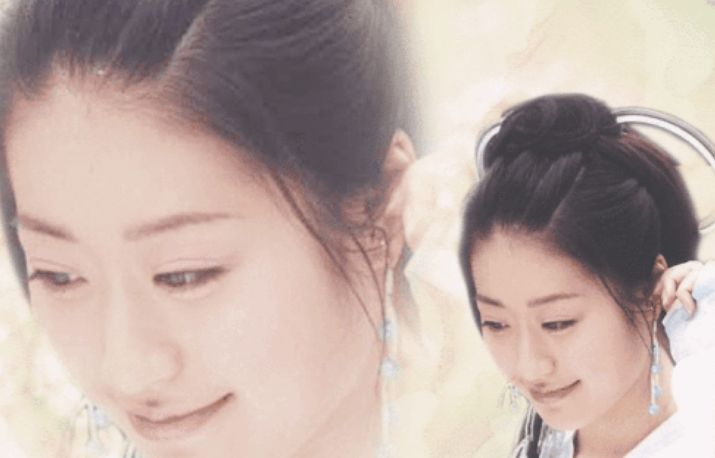 与周星驰签约8年只拍了2部戏,18岁就被周星驰看中