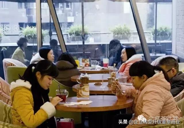 她放弃几十亿家产，用5年的时间打造估值10亿的“最牛茶馆”