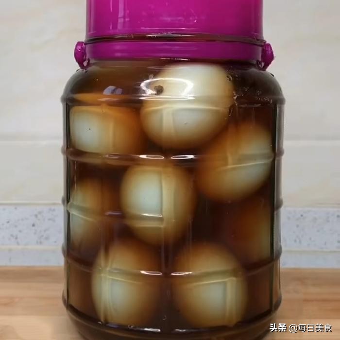 自制流油咸鸭蛋做法,怎么自制流油的咸鸭蛋