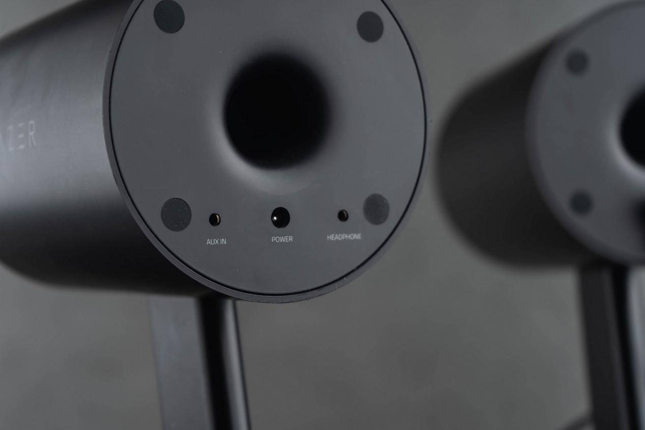 雷蛇天狼星幻彩和利维坦巨兽v2x,雷蛇天狼星幻彩版bass是什么