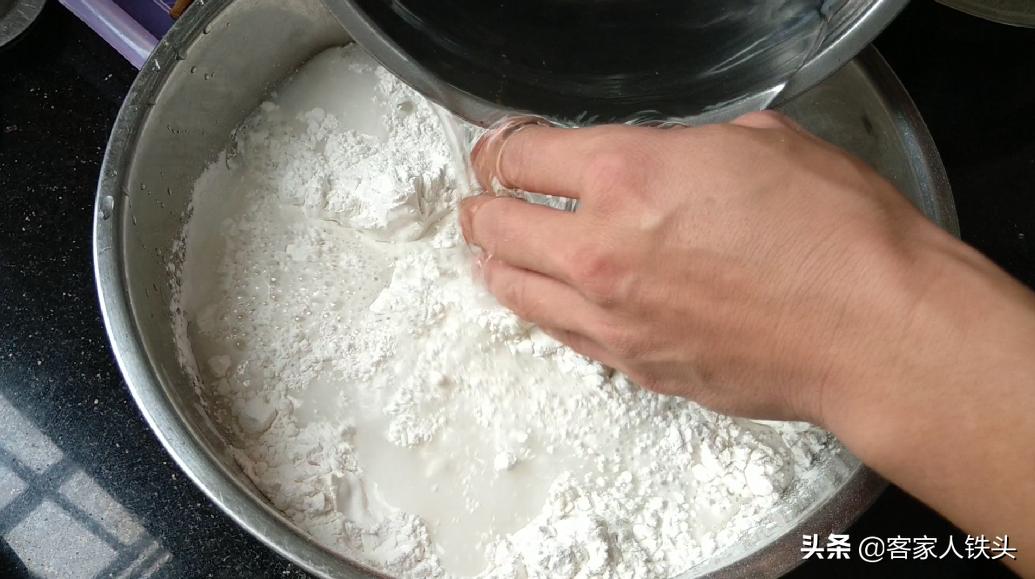 家庭自制酸菜的做法窍门是什么,简易酸菜怎么泡制又脆又好吃