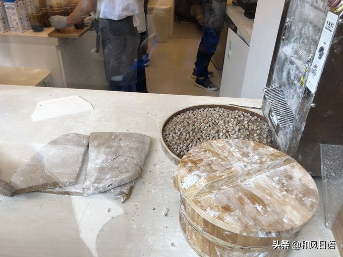 奶茶店珍珠制作全过程,奶茶店超火的爆浆珍珠在家就能做