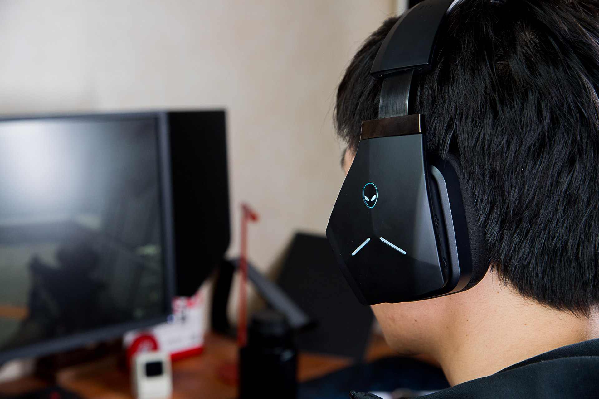 外星人耳机aw988按键介绍,外星人aw988耳机什么时候上市的