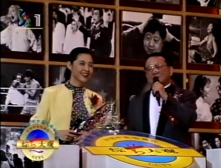 倪萍60岁再入圈，用10年不哭，成为了如今的“国综宝藏”