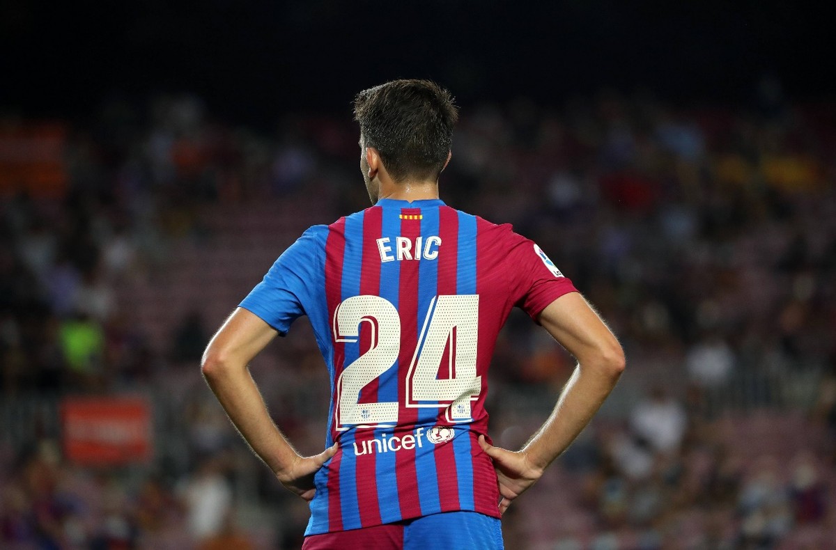 从1-0到1-1！巴萨新9号救主，格子全场隐身，球迷：烂泥扶不上墙