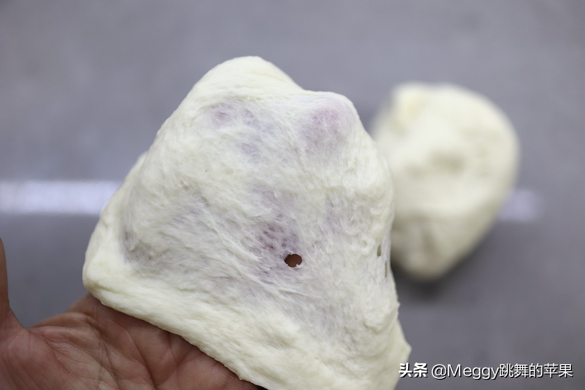 77岁老妈最爱吃的面包，口感扎实，造型美观，德国人喝啤酒必备