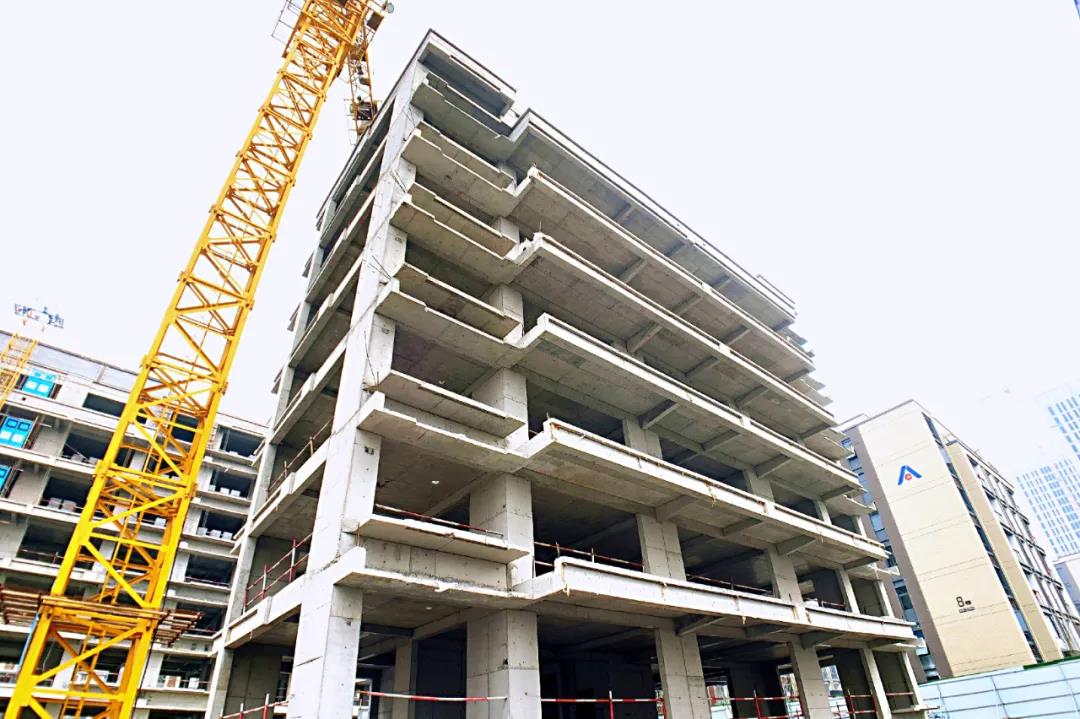 建业十八城正在繁盛生长，日渐美好为您勾勒幸福家园的模样