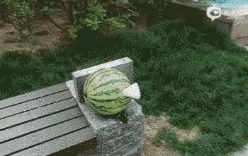 羽毛球和篮球谁运动量更大,篮球和足球和羽毛球哪个运动量大