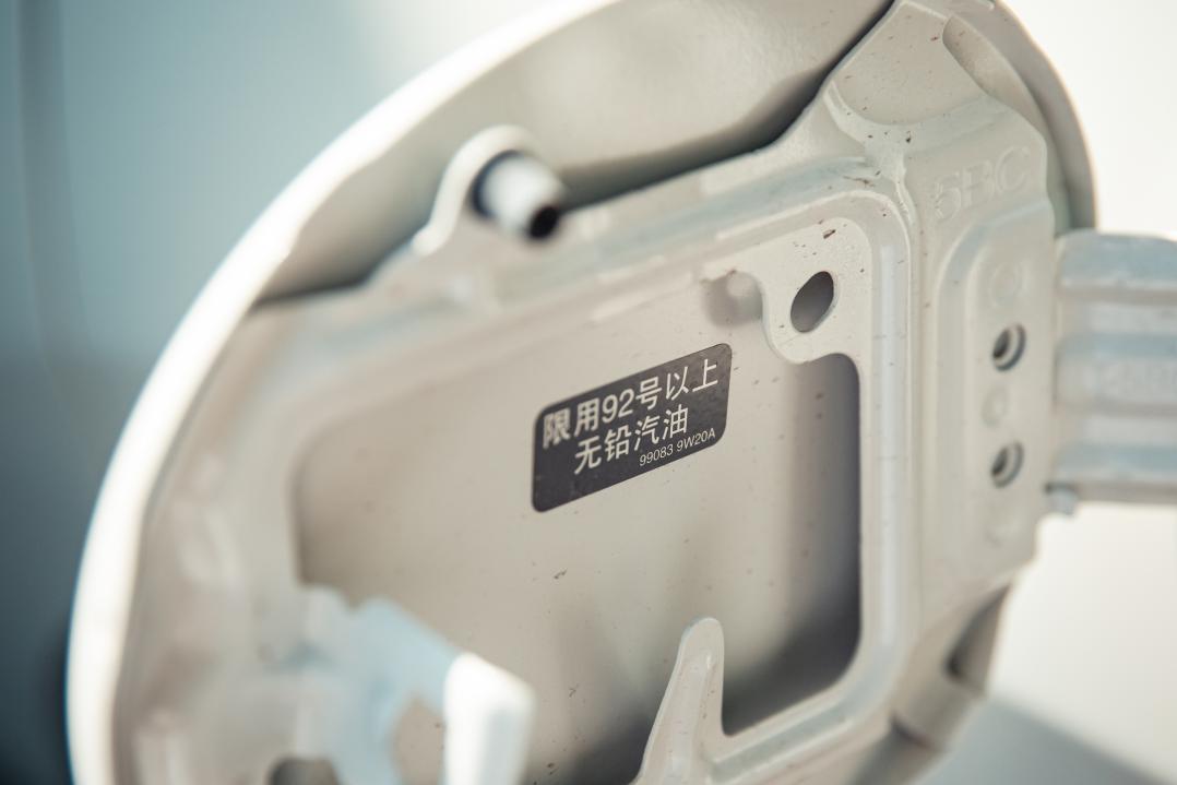 李扬试驾日产楼兰25t,日产楼兰2019款2.5l试驾