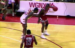 历史三大最伟大进球乔丹空中停留,乔丹十大变态后仰进球