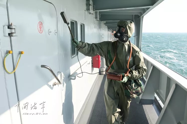 潜水沉底训练,潜泳20米憋气训练