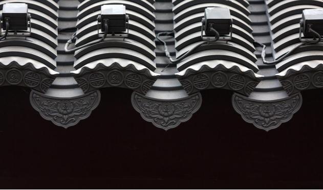 彩石金属瓦跟沥青瓦,彩钢瓦和水泥瓦的价格