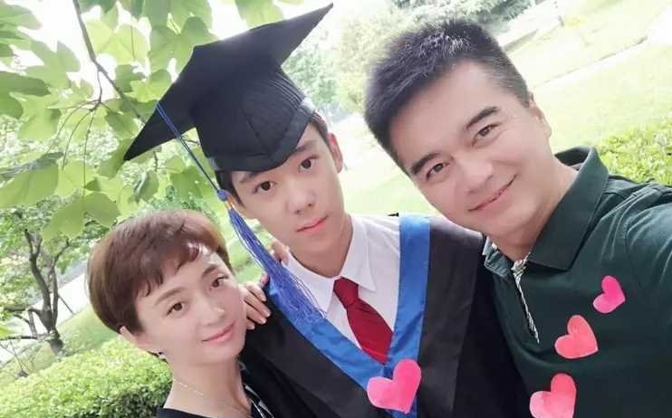 55岁何晴近照,55岁何晴近照大曝光