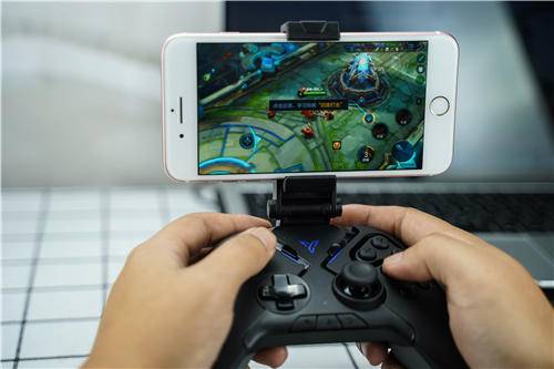 飞智八爪鱼2怎么开启体感,飞智八爪鱼2游戏手柄一键连招