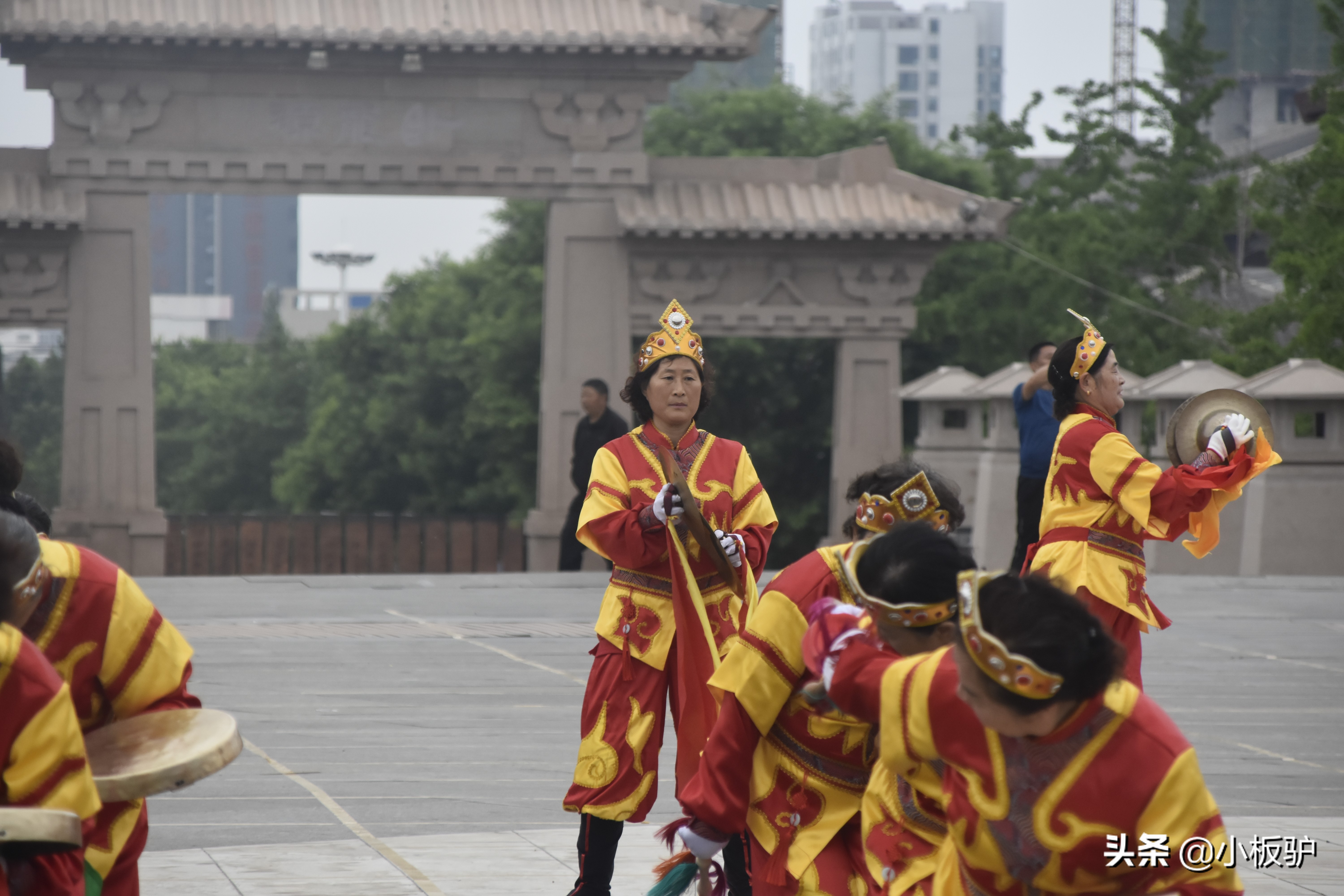 激情锣鼓表演,秧歌威风锣鼓表演完整版