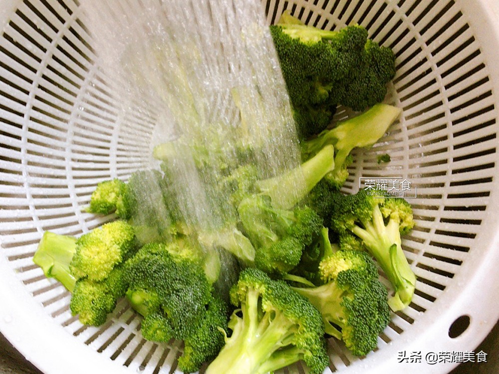 西兰花怎么清洗去小虫,西兰花怎么清洗不会掉那么多花