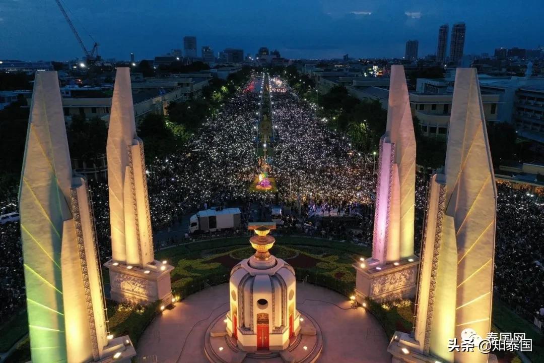 替泰国吼一声,滚蛋吧,2020年!