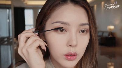 厚嘴唇怎么化好看的妆,小眼睛厚嘴唇适合什么风格的妆