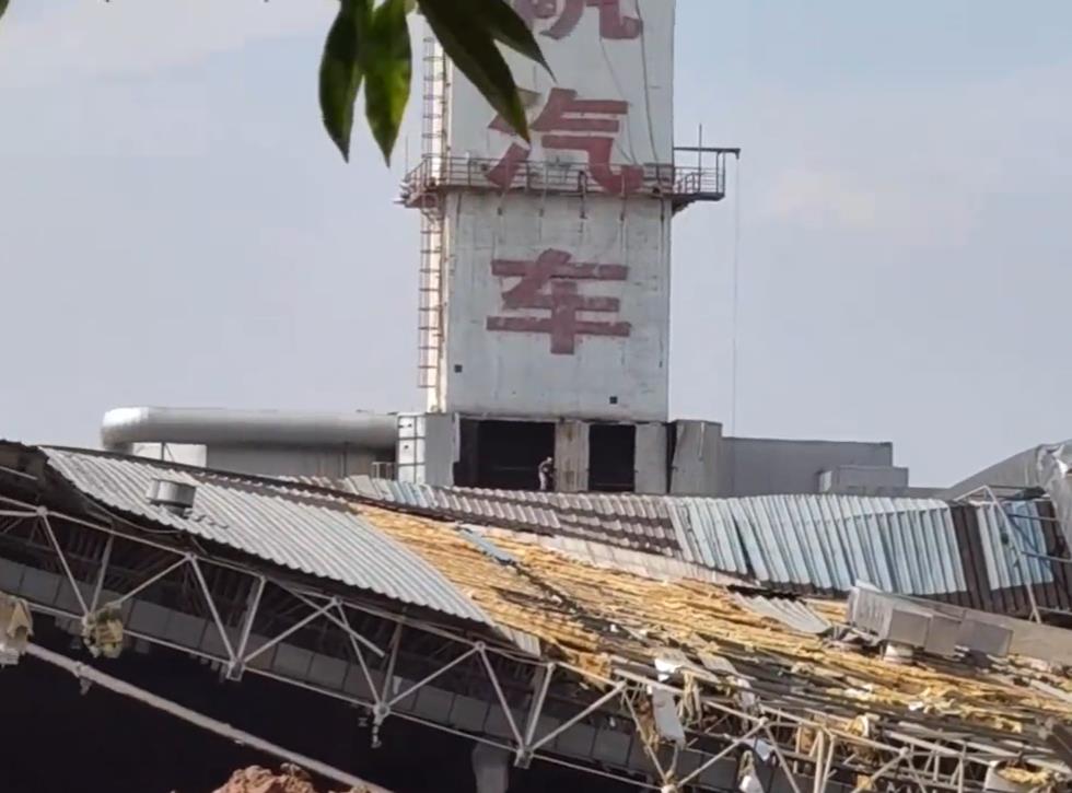 重庆力帆拆车现场,力帆沙坪坝拆除