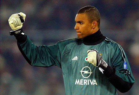 20世纪ac米兰巅峰阵容,05年的ac米兰有多强悍