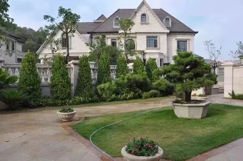 千万豪宅一天卖光,千万级的豪宅1元起拍