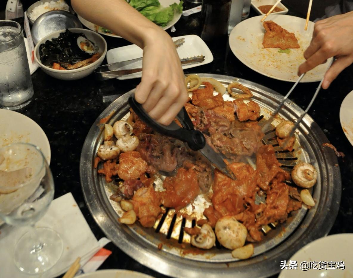 为什么韩国人用剪刀剪食物,韩国做饭为什么用剪刀