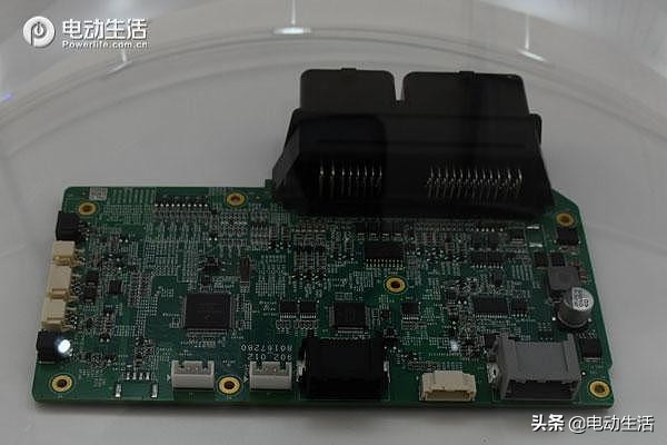 零跑t03非凡的驾驶体验,买了零跑t03以后需要买哪些东西