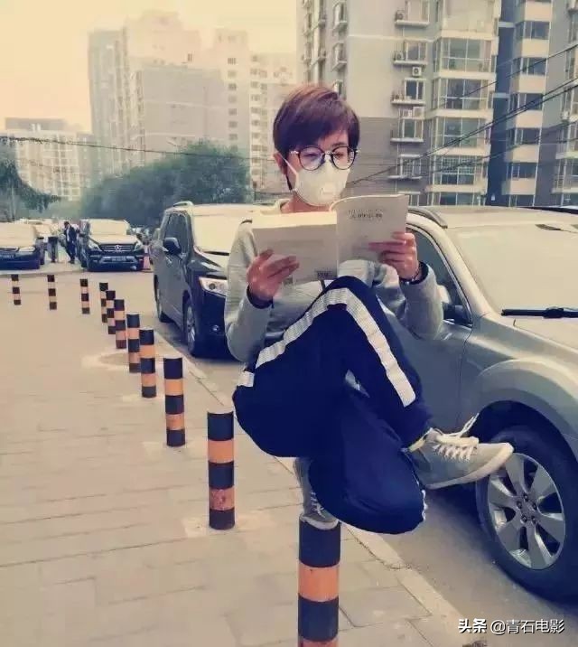 不爱化妆，因爱打魔兽打出五大公会，万茜自嘲：资深不红女演员